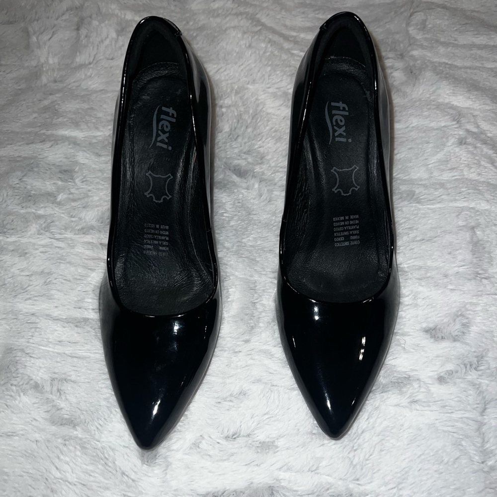 Black Flexi Heels